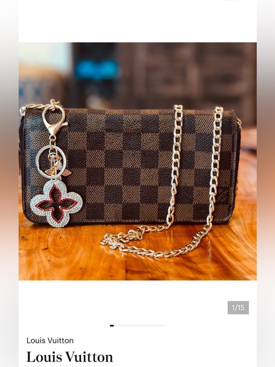 Louis Vuitton Handbags - Louis Vuitton
Vintage 2011 Zippy Wallet